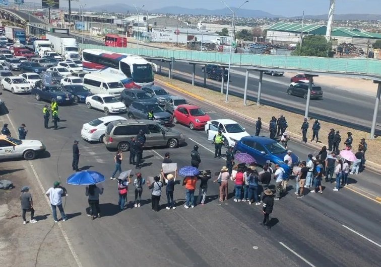 Bloqueo en la México Pachuca a la Altura de Matilde: Exigen Búsqueda de Joven Desaparecida