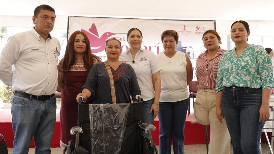 El Gobierno del Estado Entrega Medicamentos y Ayudas Funcionales en Huejutla