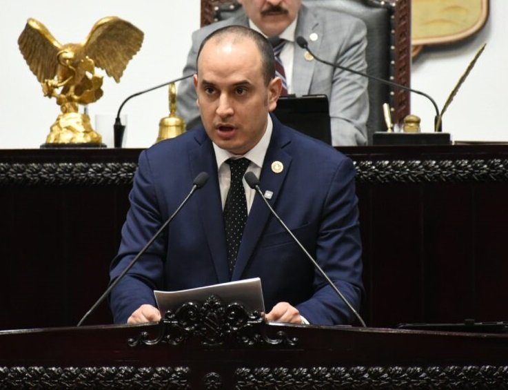 Dictamen Que Fortalece Las Facultades de la Comisión de Hacienda