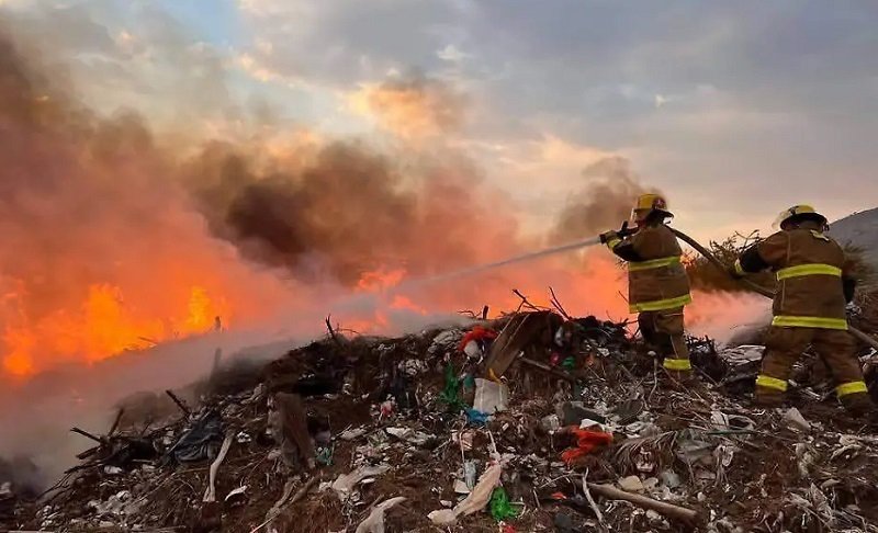 Incendio de Basura Atrás del Centro de Reinserción Social (CERESO) en Pachuca