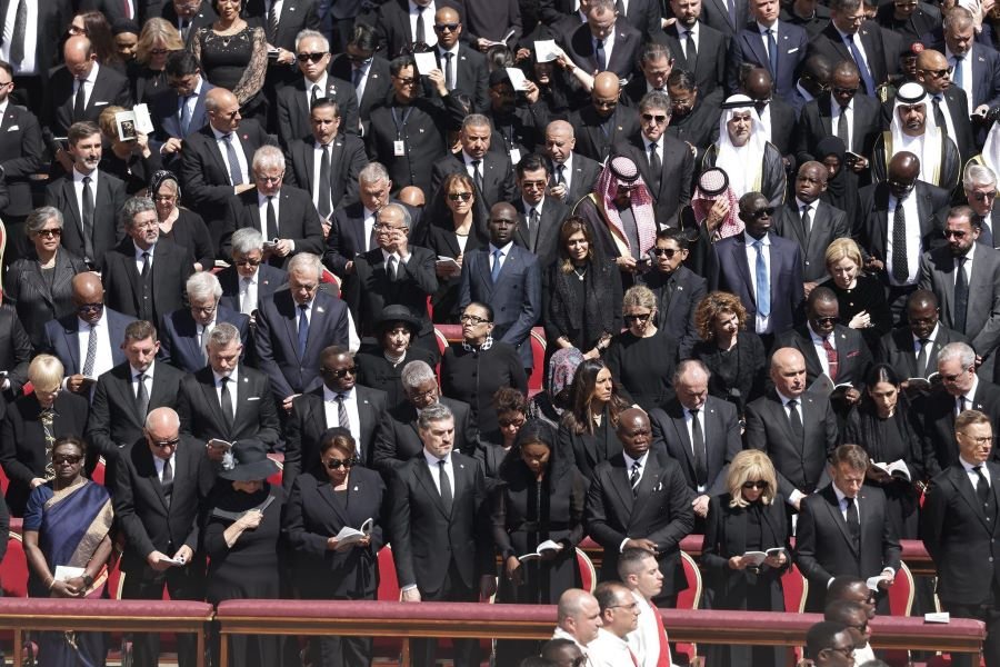 El Papa Francisco un gran humanista y Como el Consideramos que todos somos responsables de la construcción de la paz: SEGOB