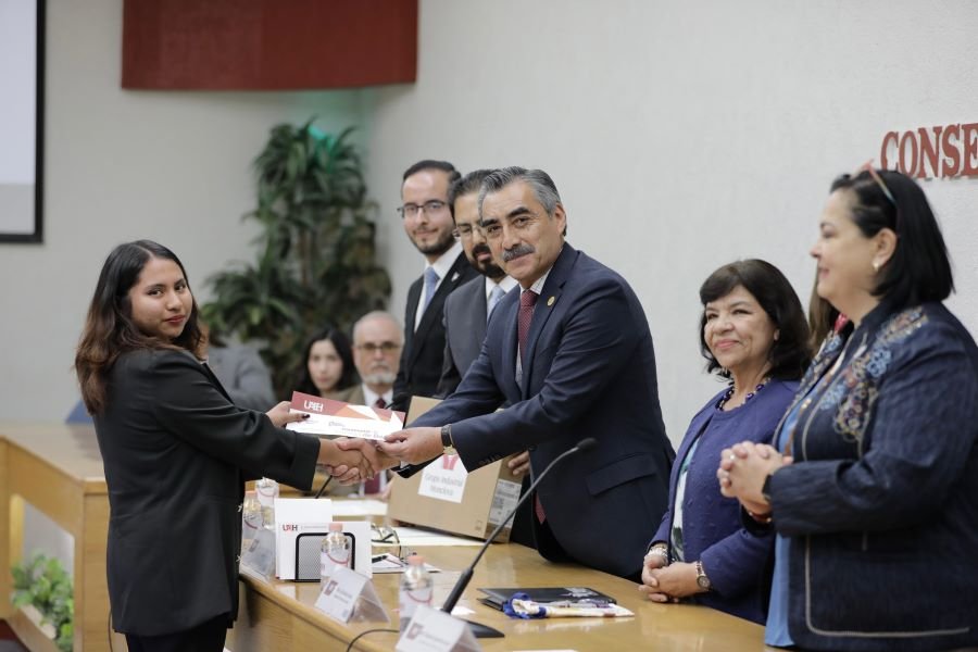UAEH y Grupo Industrial Monclova Otorgan Becas a estudiantes destacados de la UAEH