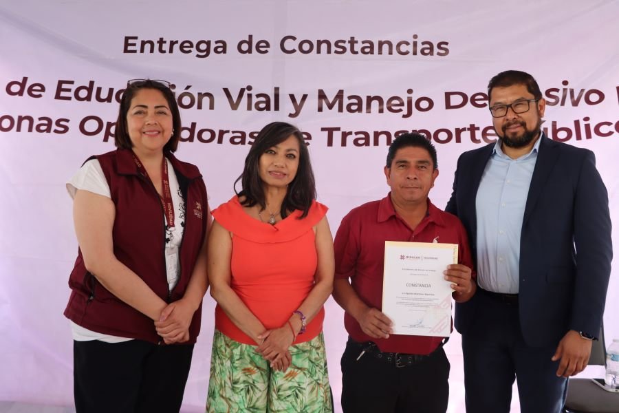 Entrega de Constancias a 75 Personas Operadoras de Transporte Público