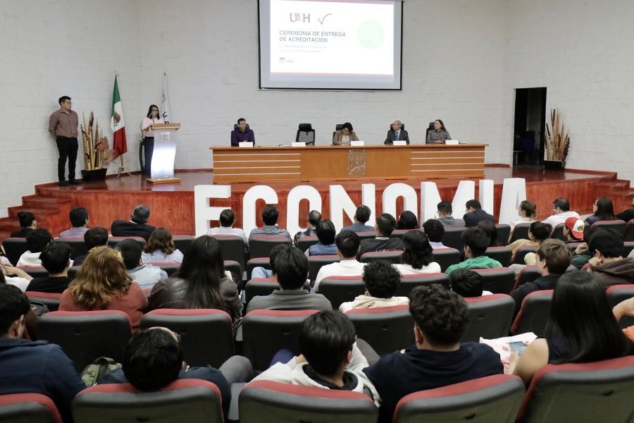 Licenciatura en Economía de la UAEH obtiene acreditación por su excelencia académica