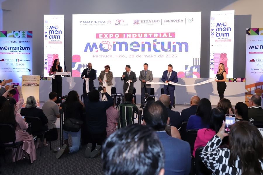 Participa UAEH en Expo Industrial Momentum