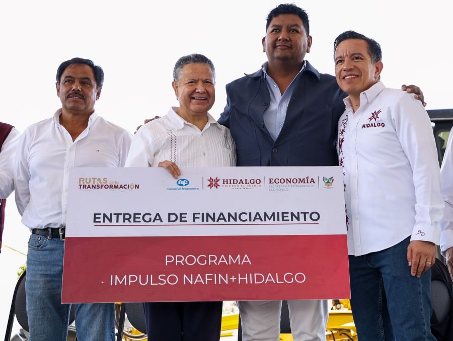 Rutas de la Transformación Llevan Infraestructura y Desarrollo Económico a Acatlán