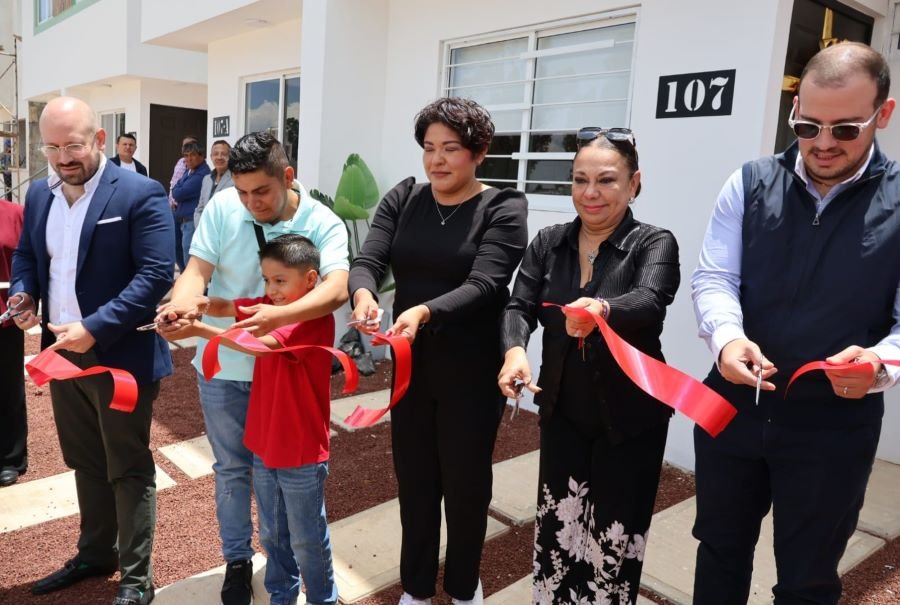 Alcaldesa Lorena García Retiró la Casa Amueblada Entregada a Ganadora de Celebración del Día de Las Madres