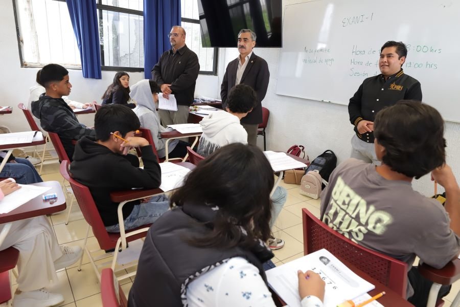 Casi 12 Mil Aspirantes Presentan Examen Para Ingresar al Bachillerato de la UAEH