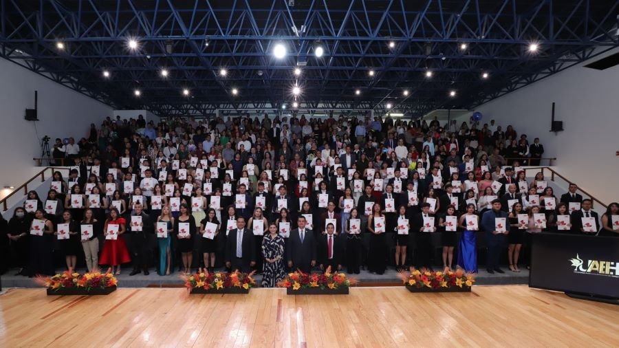 Entrega UAEH 236 Certificados a Egresadas y Egresados de Prepa 4
