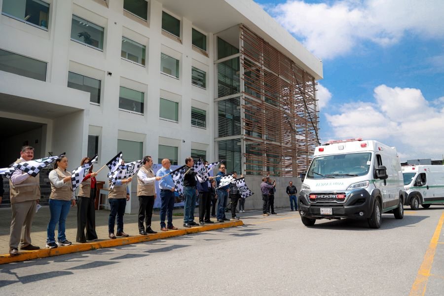 Fortalece IMSS Atención Hidalgo de Traslado Con Banderazo de Salida a 15 Ambulancias Nuevas