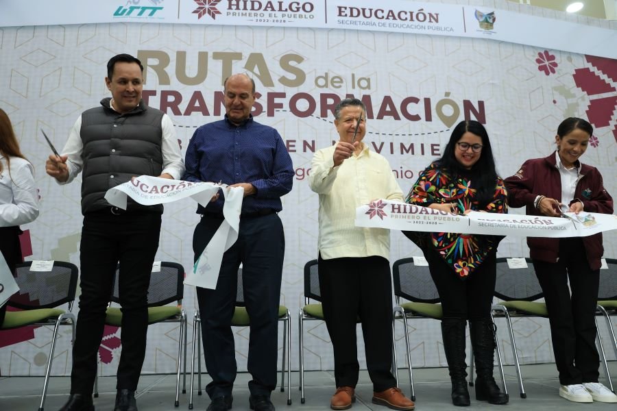 Julio Menchaca entrega edificio de docencia a la UTTT