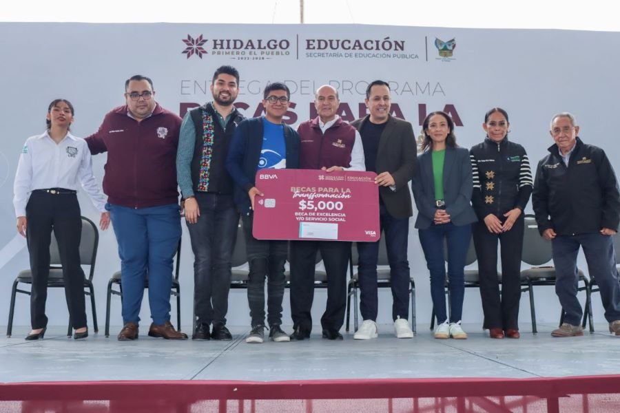 Reciben Becas para la Transformación  Alumnos de las UPE,UTTT,UPN, ITA.ITSA.ITESHU. UTTT TEPETITLAN Y UPE.