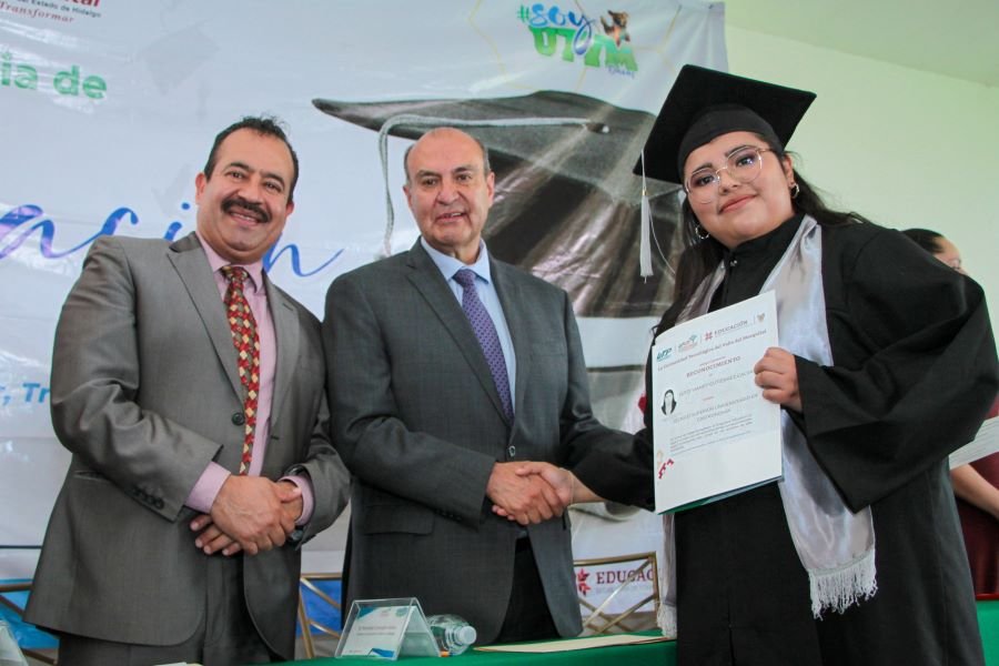 Reciben Título Más de 200 Estudiantes del Valle del Mezquital