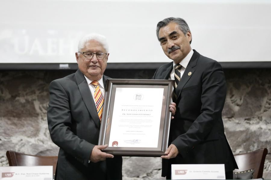 UAEH Reconoce La Trayectoria Académica Del Decano Noé Chapa Gutiérrez