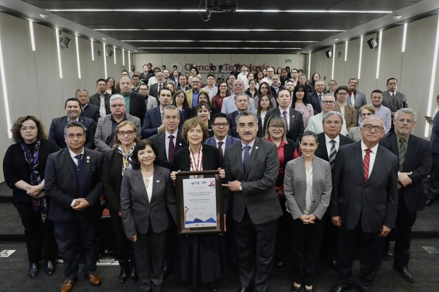 UAEH reconoce la trayectoria de Rosaura Ruiz con el Premio “Juan Crisóstomo Doria”