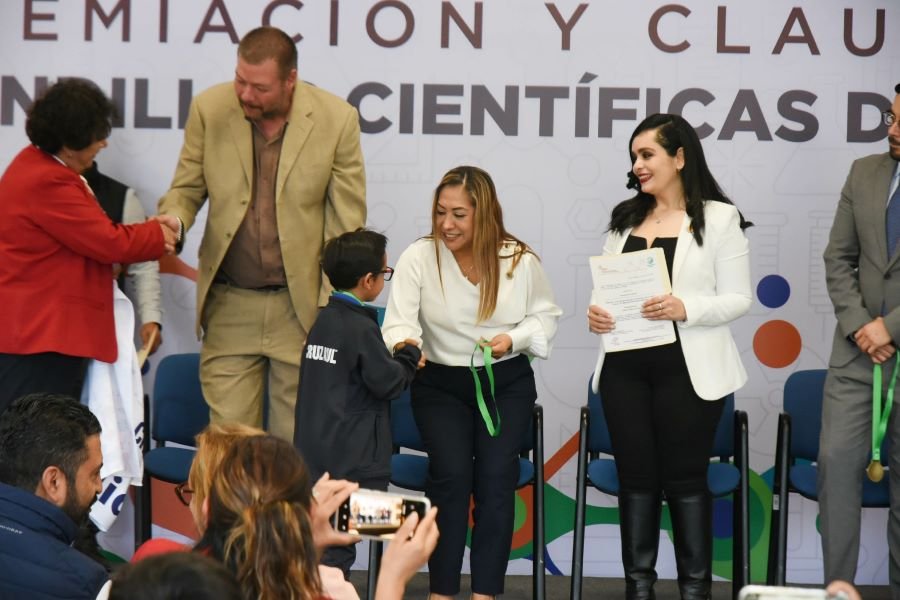 Congreso de Hidalgo Reconoce a Estudiantes Ganadores del Programa Pandillas Científicas Hidalgo 2025