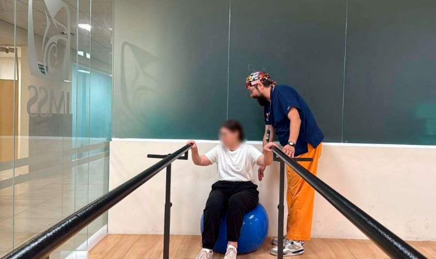 Equipo de Rehabilitación del IMSS Hidalgo Ayuda a Recuperar la Movilidad de Mujer Embarazada Tras Evento Vascular Cerebral