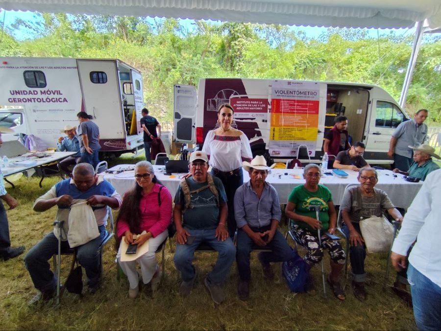 IAAMEH Realizó Jornada Médica Gerontológica en Acoxcatlán Con Unidades Móviles se Atiende a Comunidades Alejadas
