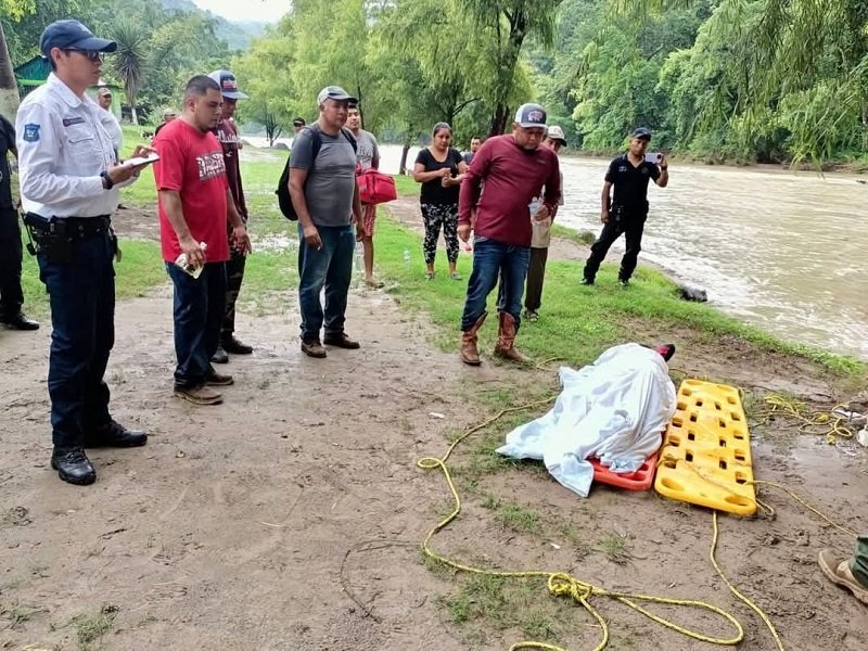 Localizan el Cuerpo del Niño de 12 Años Que Arrastro el Río Moctezuma en la Misión, Apareció Cerca de la Comunidad de Miraflores, Municipio de Pisaflores