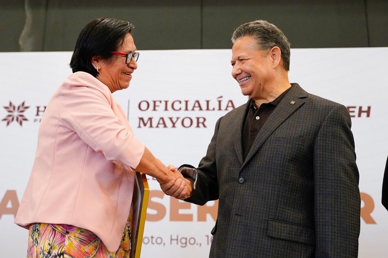 Reconoce el Gobernador Julio Menchaca a los Trabajadores en Todas la Áreas de Gobierno el celebrarse el Día del Servidor Público