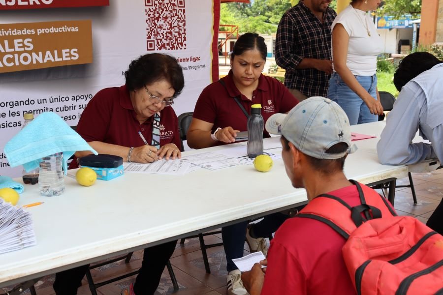 STPSH coloca a trabajadores en empresas agrícolas formales