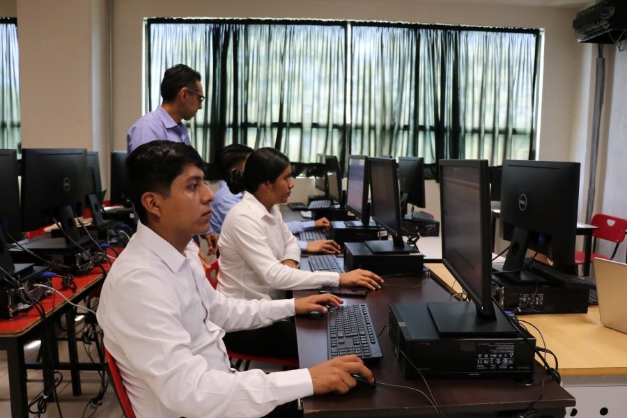 UTHH Destaca a Nivel Internacional en Reto de Simuladores de Negocios LABSAG