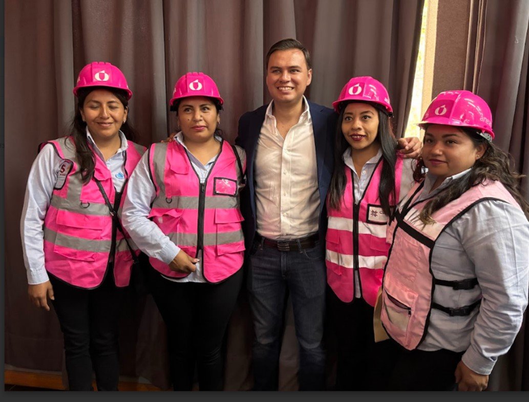 Cascos Rosas Hidalgo fortalecen capacidades para empoderar el liderazgo femenino en el sector hídrico