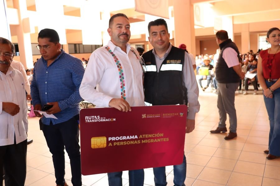 Julio Menchaca Acompaña y Apoya a los Migrantes Mexicanos que Regresan de EU