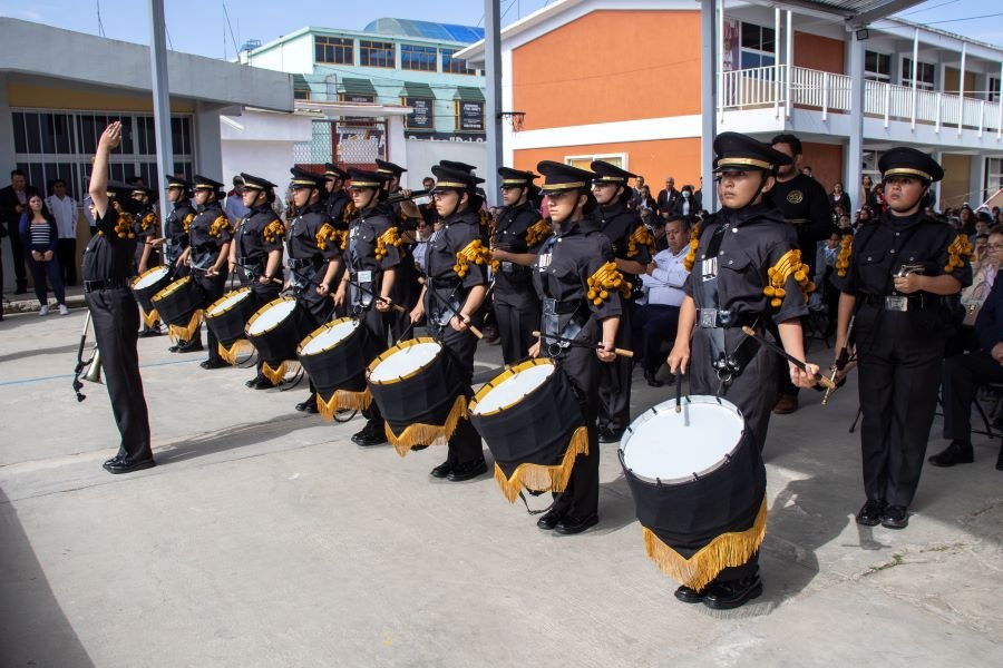 Estudiantes Hidalguenses Destacan en el Concurso Nacional de Bandas de Guerra 2025