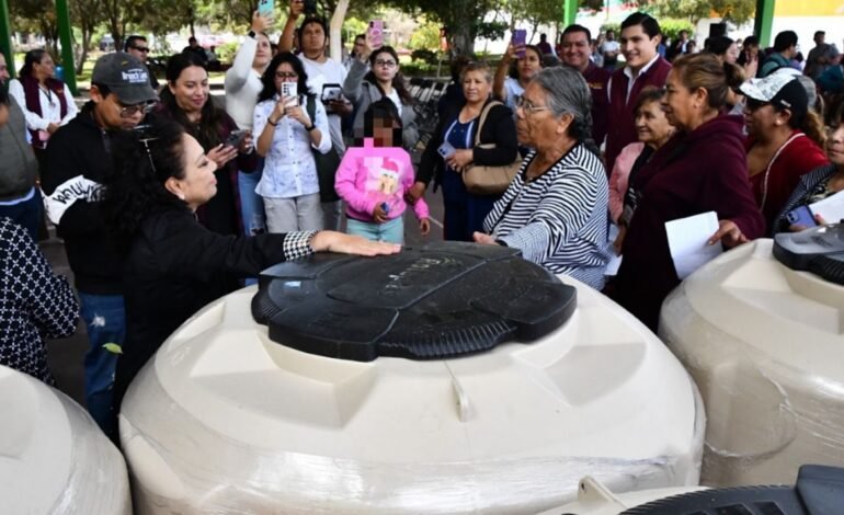 Alcaldesa Lorena García Cázares Entregó Primer Paquete de Equipamiento del Programa “Transformando Tu Hogar”