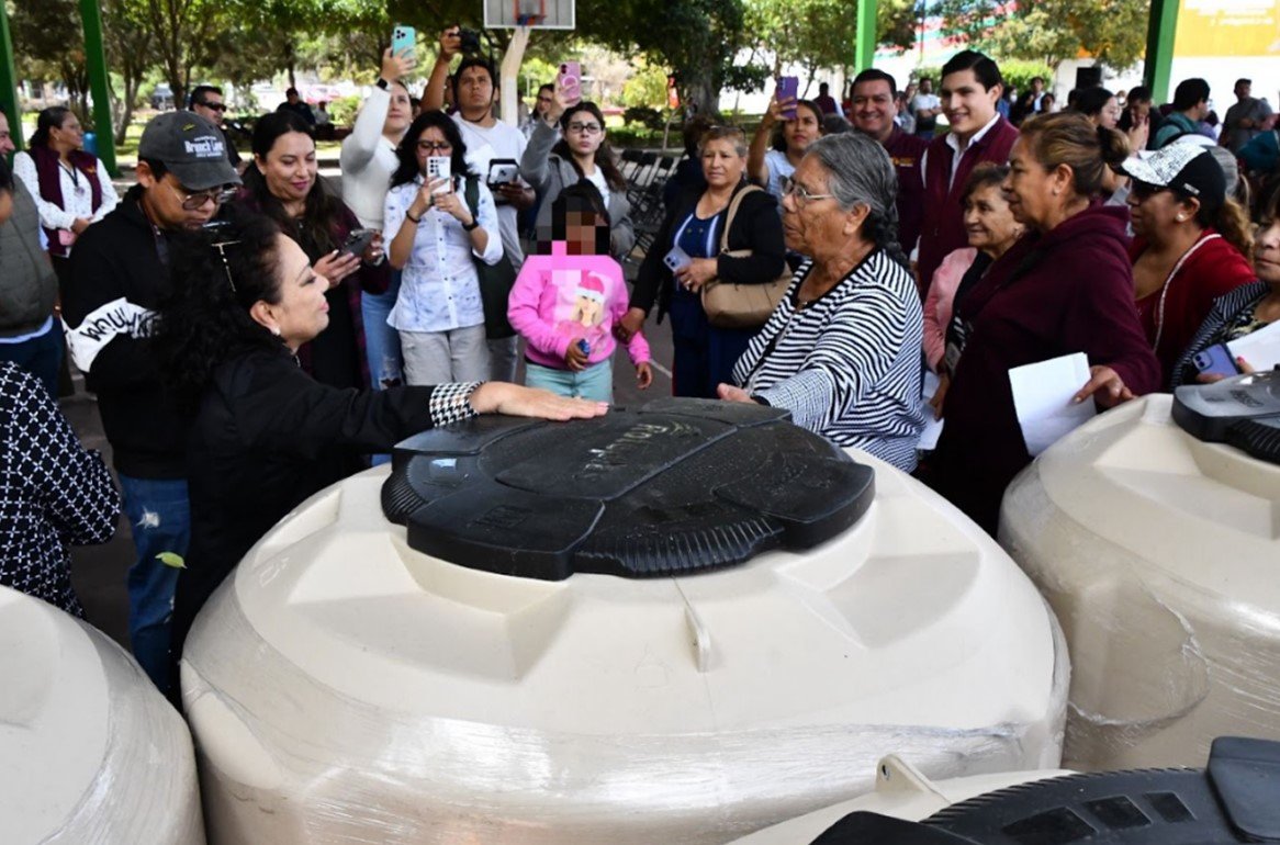 Alcaldesa Lorena García Cázares Entregó Primer Paquete de Equipamiento del Programa “Transformando Tu Hogar”