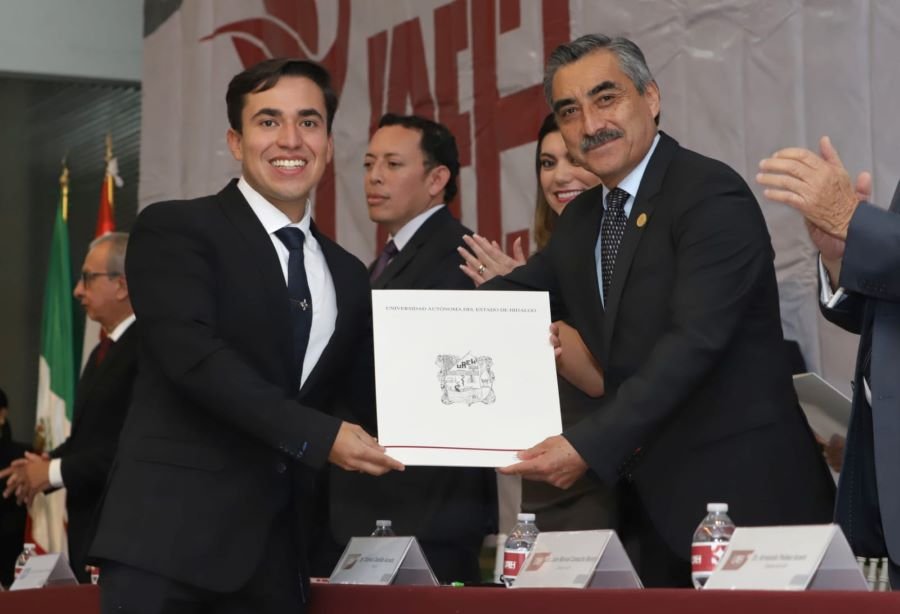 Egresados Universitarios Fortalecen el Futuro Profesional