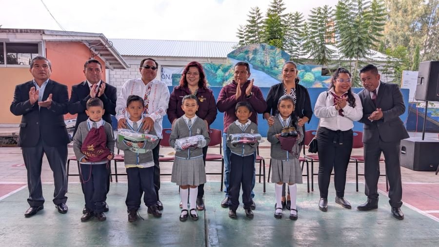 Entrega SEPH Mobiliario y Equipamiento a Escuelas de Alfajayucan