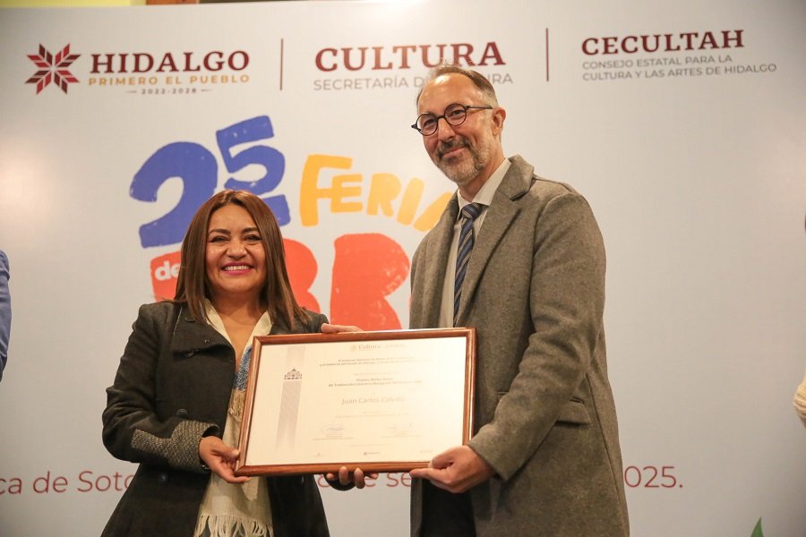 Entregan Premio Bellas Artes de Traducción Literaria Margarita Michelena a Gustavo Osorio de Ita y Juan Carlos Calvillo