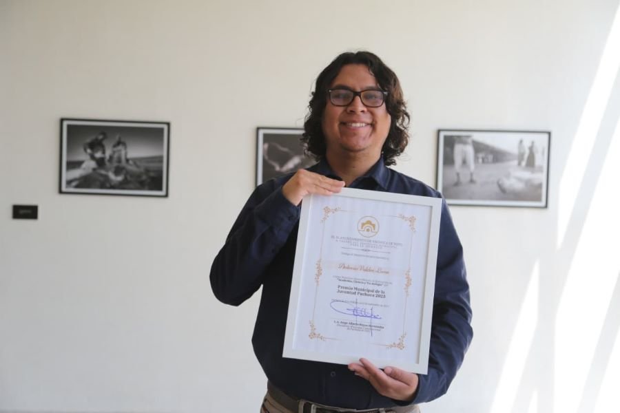 Estudiante Garza es reconocido en el Premio Municipal Juventud 2025