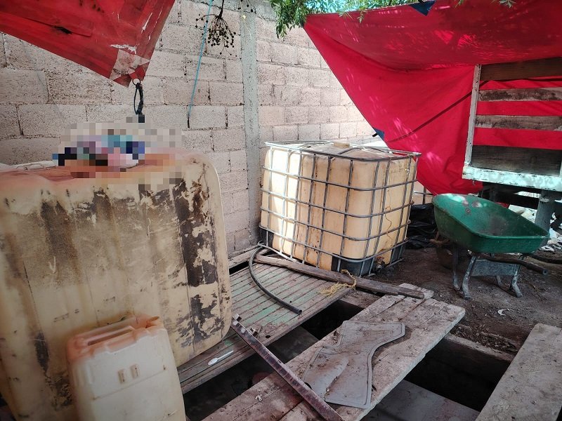 FGR Decomisa Tres Mil 806 Litros de Hidrocarburo Motobomba, 30 Contenedores, 3 Motocicletas, Tres Camionetas, una Pipa en Tezontlale.