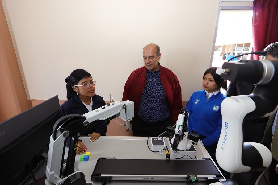 Invierten más de 7.5 mdp en Tecnología Educativa en Tulancingo y Santiago Tulantepec