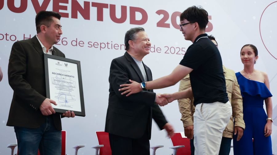 Mandatario Entregó el Premio Estatal de la Juventud 2025