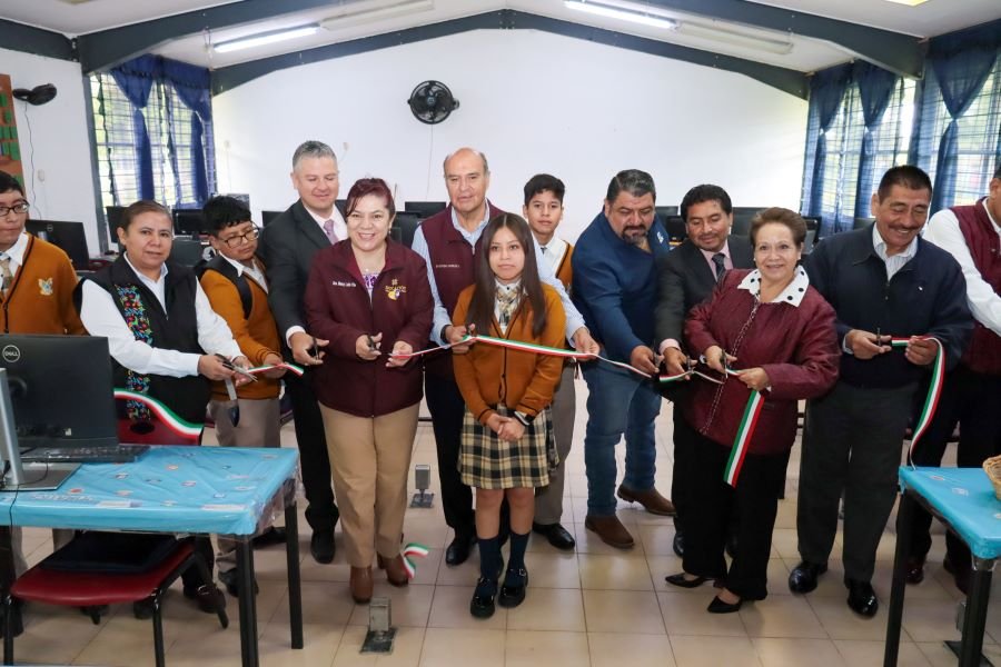 Natividad Castrejón entrega apoyos escolares y refuerza educación STEM en Tula y Tepeji del Río