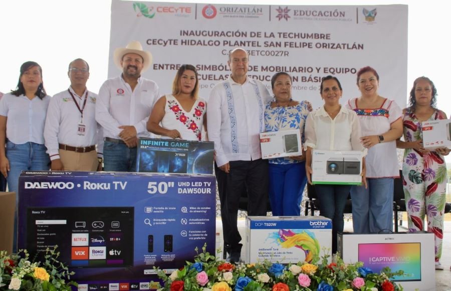 Escuelas de San Felipe Orizatlán y Calnali Recibieron Más de 4.2 Millones de Pesos En Apoyos Para La Educación