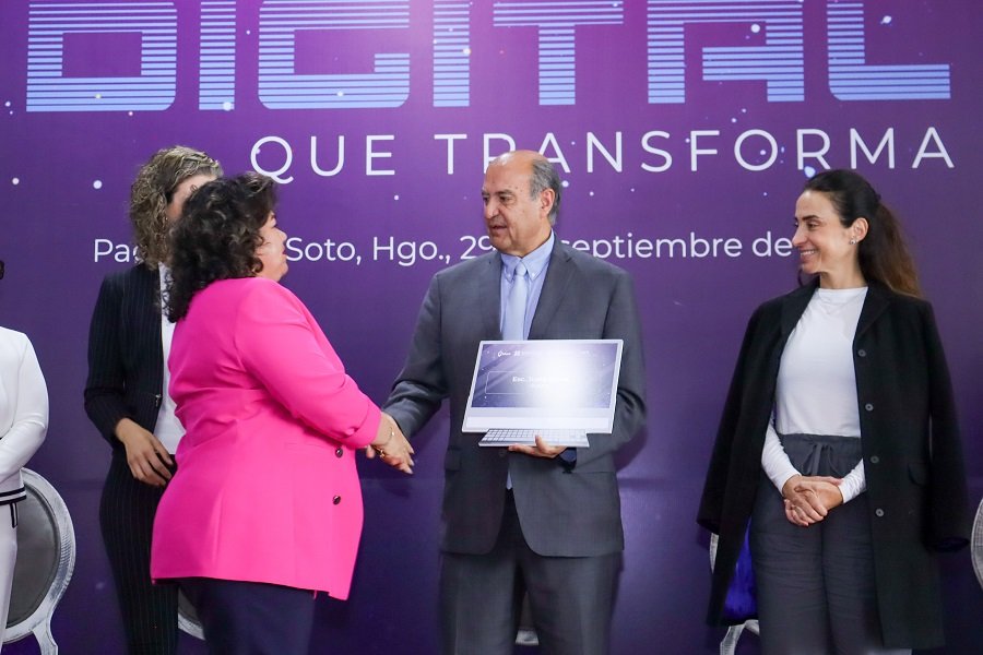 SEPH y Fundación UNETE equipan 30 escuelas con tecnología educativa
