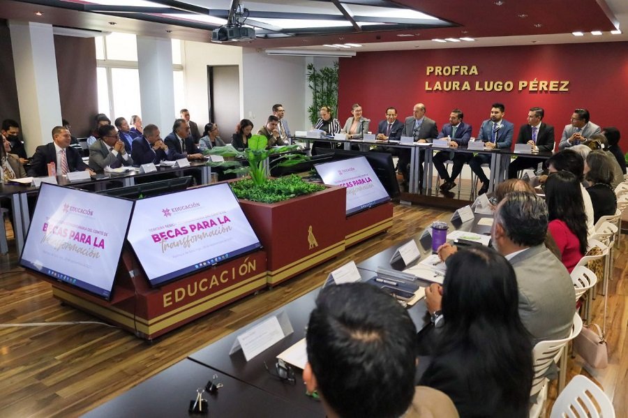 Sesiona Comité Técnico de Becas para la Transformación 2025