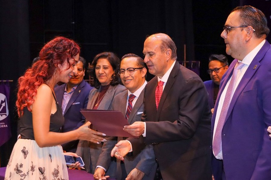 UPP Celebra 22 Años Con Entrega de Títulos a 503 Egresados