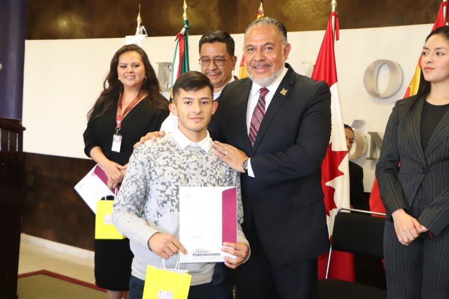 UPT Envía a 21 Estudiantes a Movilidad Nacional e Internacional