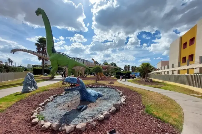 Viaje al Pasado. Dinoparque en Pachuca, Una Aventura Jurásica Para Toda La Familia.