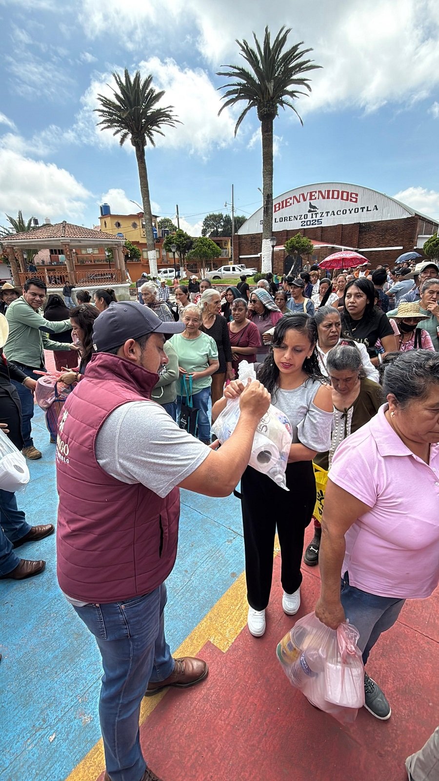 Entregan Despensas Por Aire en Zonas Incomunicadas