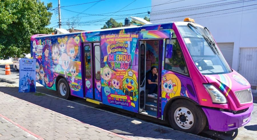 Camión Museo Itinerante de Fundación Michou y Mau Llegó al Prescolar Dif “Caic Juárez”