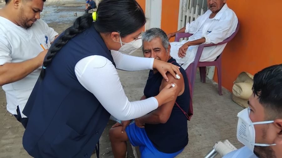 En Acciones de Salud Preventiva, se Han Aplicado Más de 33 Mil Vacunas en Zonas Afectadas Por Las Lluvias