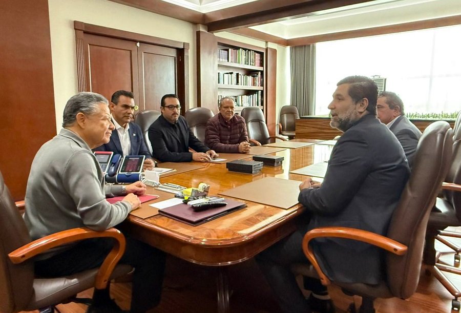 Julio Menchaca Fortalece Cooperación Con La Industria de La Construcción