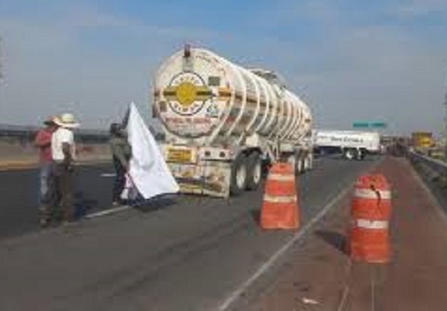 Campesinos Levantan Bloqueo en El Arco Norte Tras Presunta Intimidación de Personal de La FGR
